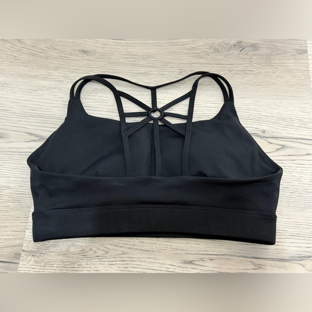 NEW Sol & Mane Strappy Sports Bra - size Medium NEW - Picture 2 of 4